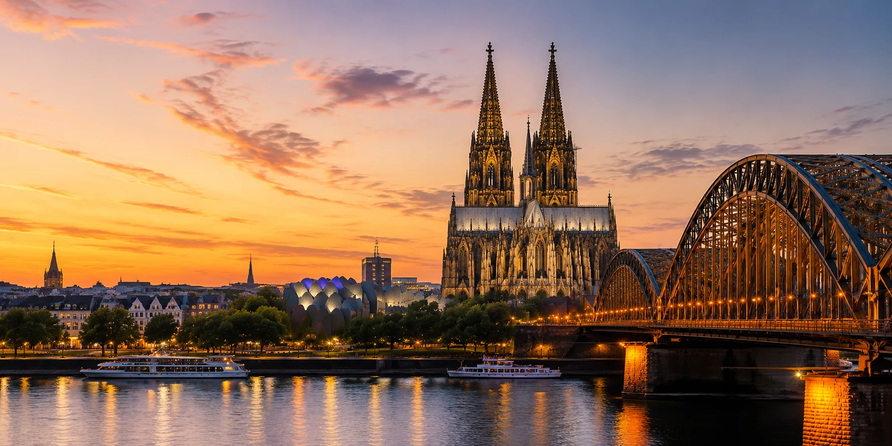 Kölner Dom und Hohenzollernbrücke am Rhein